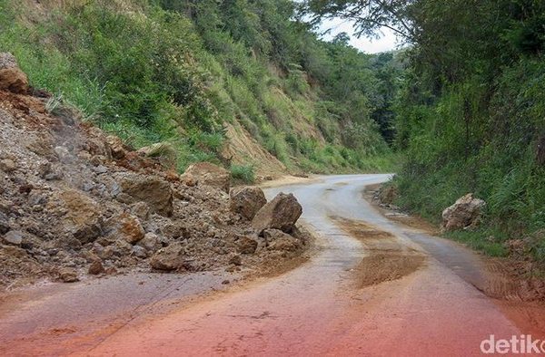 Akses Sumbar-Riau Kembali Normal Usai Lumpuh karena Longsor di Kelok 9